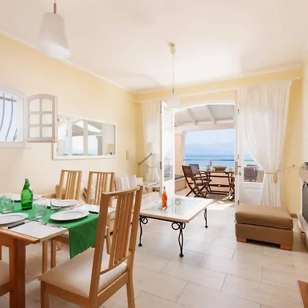 Villa Yolanda By *