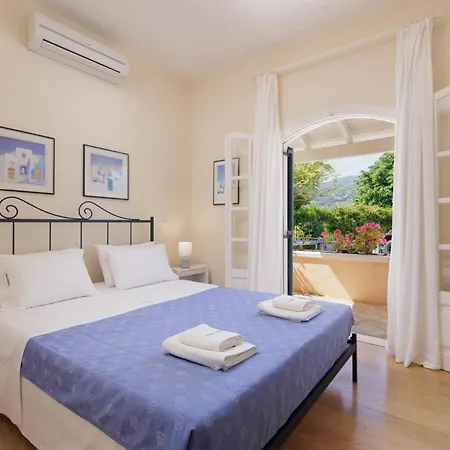 Villa Yolanda By *