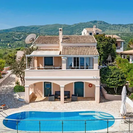 Villa Yolanda By *